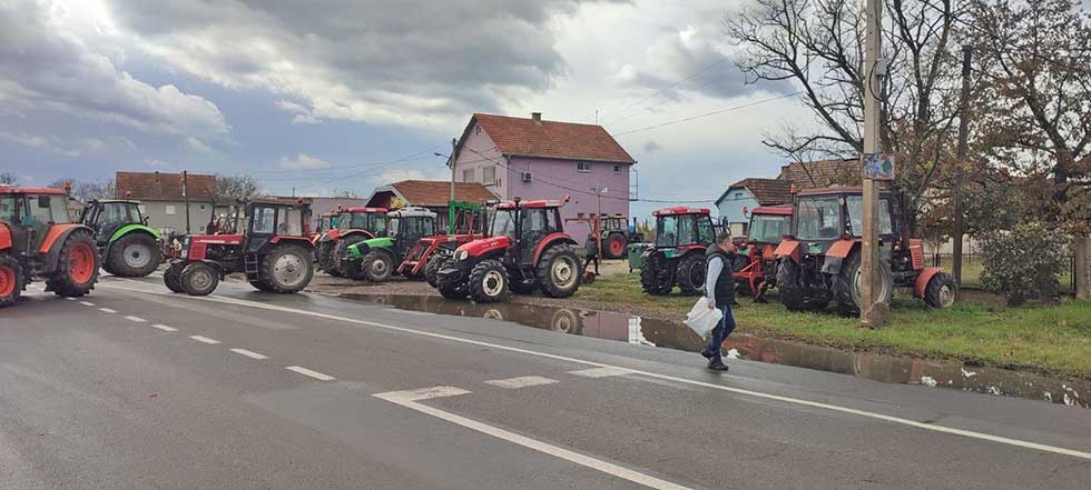 poljoprivrednici blokirali put kod čente